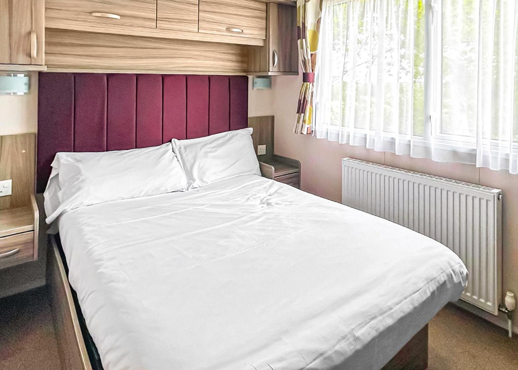 Orchards Holiday Park Newbridge  Стая снимка