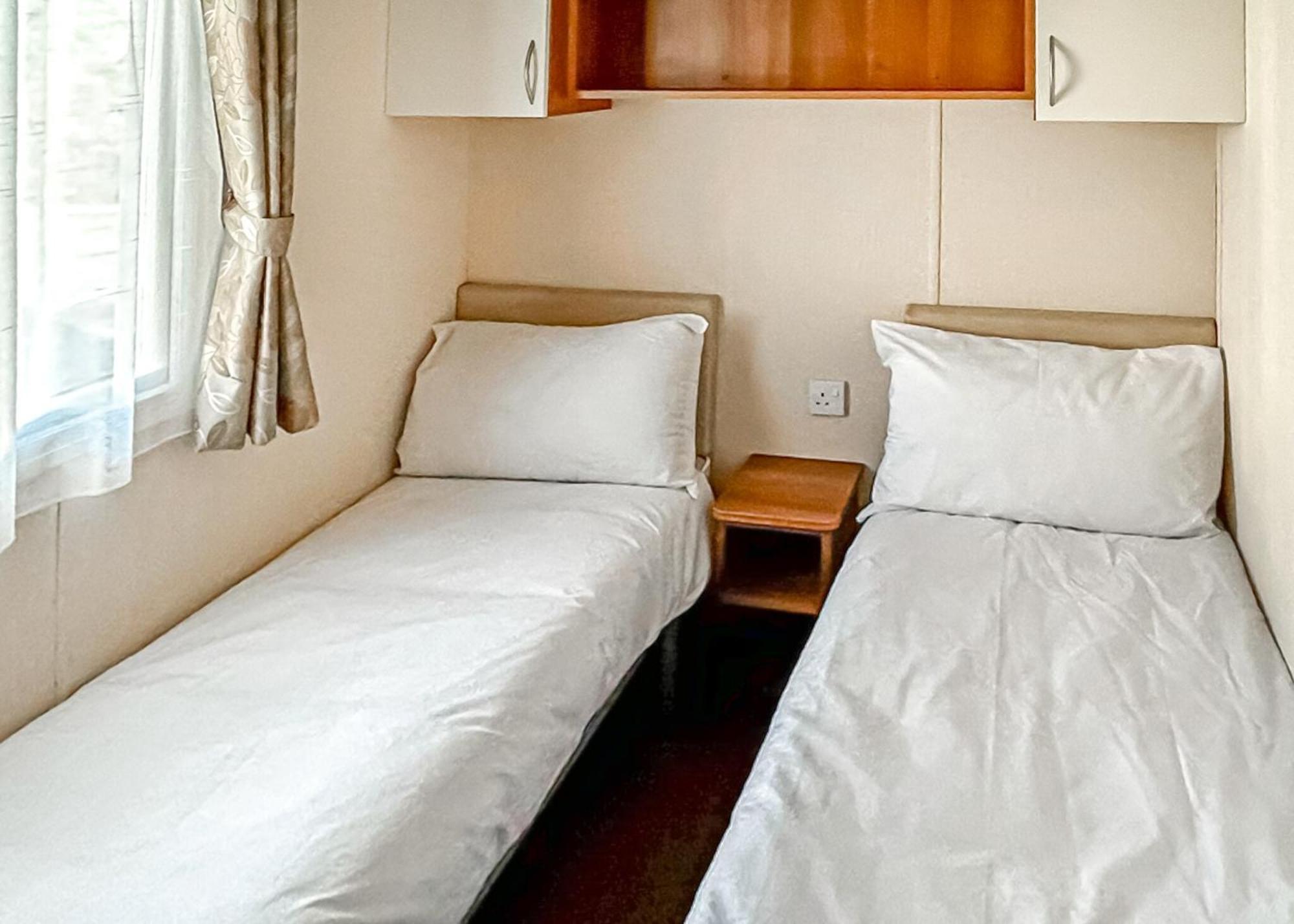 Orchards Holiday Park Newbridge  Стая снимка