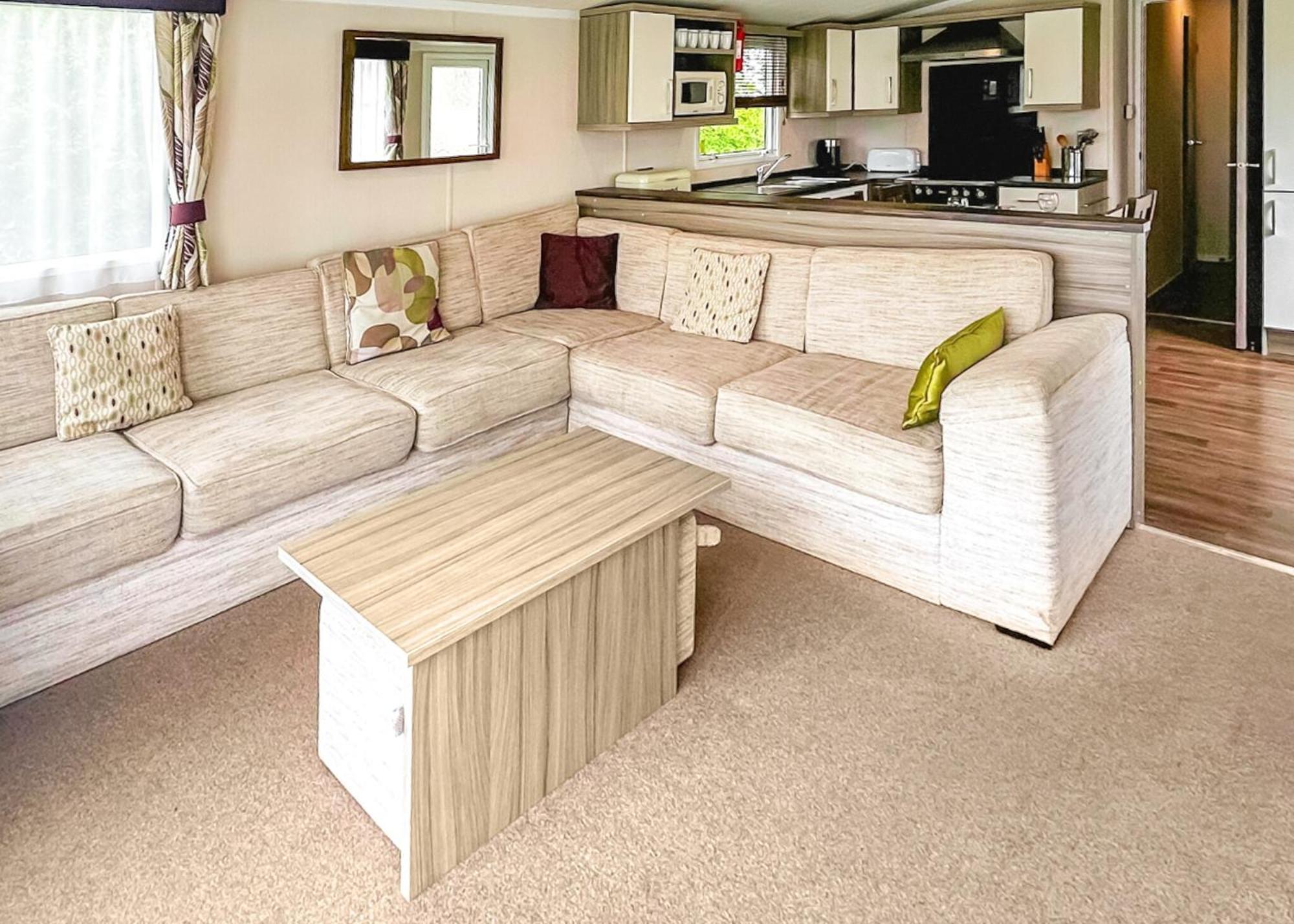 Orchards Holiday Park Newbridge  Екстериор снимка